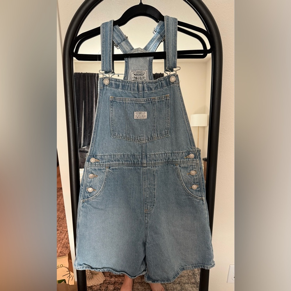 LEVIS VINTAGE LIGHTWEIGHT SHORTALLS | SIZE S (4) | COLOR: MEDIUM WASH